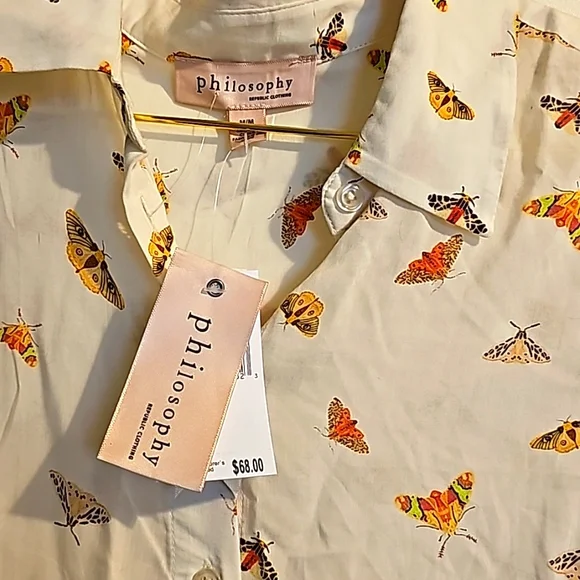 Moth Creamy / White Buttom Down Top - Picture 2 of 4